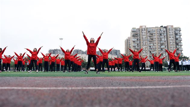团结奋进，展班级风貌，凝心聚力，树团队意识——记棠外第十四届队列队形跑操比赛