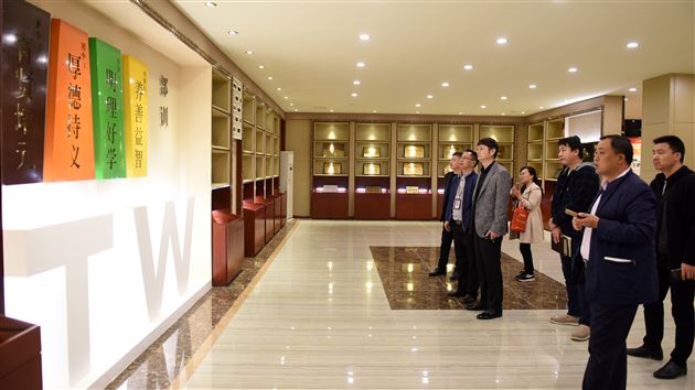 河南省郑州市航空实验区社会事业局江永辉副局长率区重点学校校长一行再次访问棠外