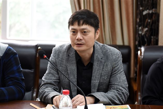 河南省郑州市航空实验区社会事业局江永辉副局长率区重点学校校长一行再次访问棠外