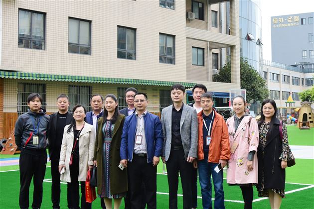 河南省郑州市航空实验区社会事业局江永辉副局长率区重点学校校长一行再次访问棠外