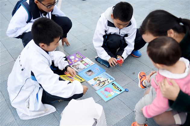 智慧创造财富 爱心汇聚温暖——记棠外第十四届师生爱心义卖活动