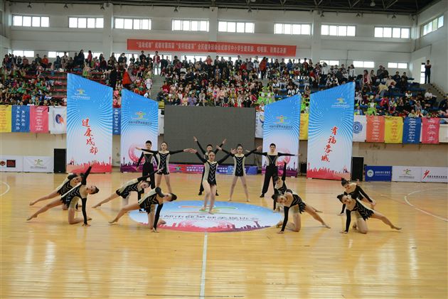 棠外啦啦操队参加“运动成都”2017年成都市啦啦操健美操街舞总决赛斩获爵士、花球双项冠军