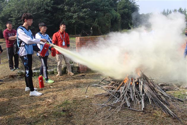 提高安全意识 增强自救能力——棠外国际部开展2017逃生自救训练体验活动
