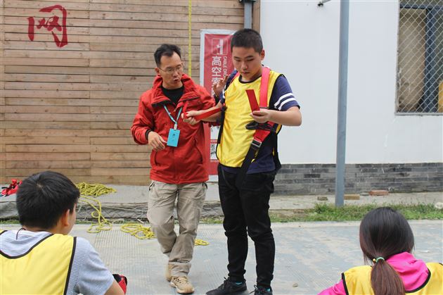 提高安全意识 增强自救能力——棠外国际部开展2017逃生自救训练体验活动