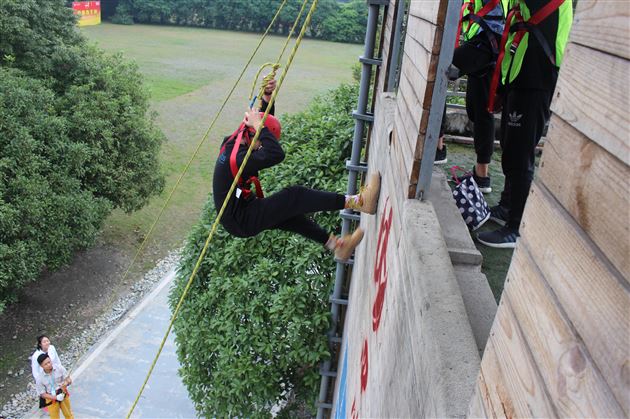 提高安全意识 增强自救能力——棠外国际部开展2017逃生自救训练体验活动