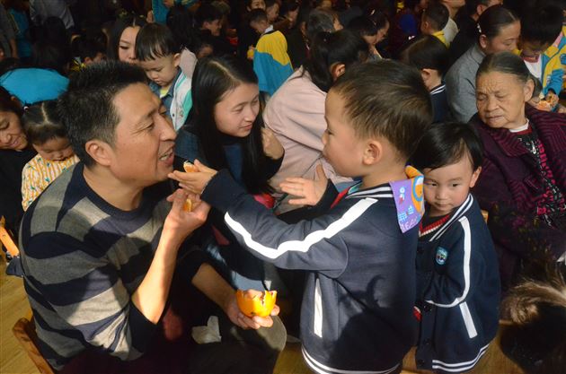 感恩重阳 老幼同乐——棠外实验幼儿园开展敬老活动