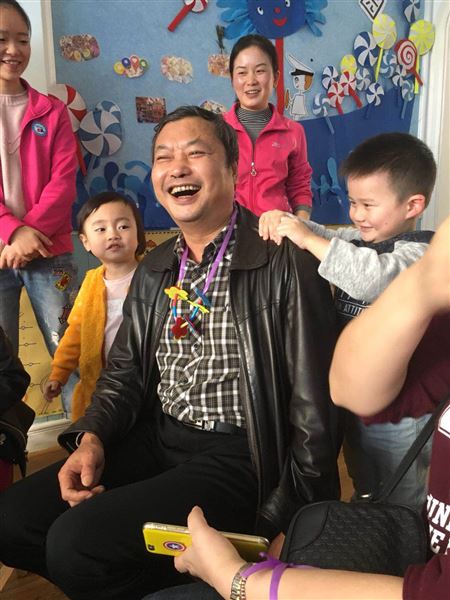 感恩重阳 老幼同乐——棠外实验幼儿园开展敬老活动