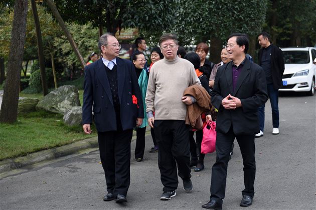 莫道桑榆晚 余霞尚满天——记棠外2017年重阳节敬老活动