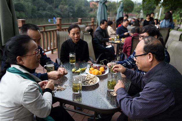 莫道桑榆晚 余霞尚满天——记棠外2017年重阳节敬老活动