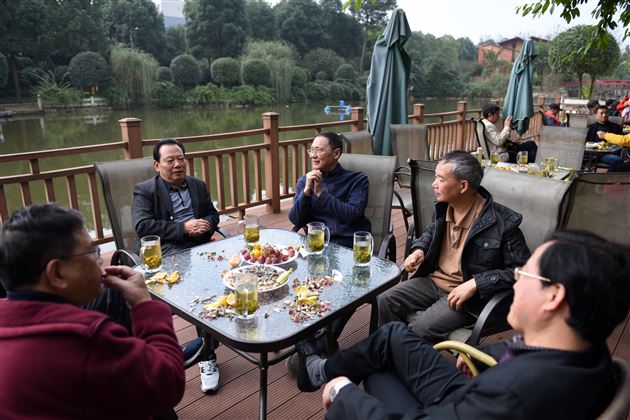 莫道桑榆晚 余霞尚满天——记棠外2017年重阳节敬老活动