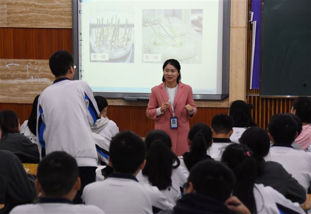 名师入名校共助学科研讨，生物有生机尽显青年风采——夏茂林名师工作室教学研讨活动在我校举行