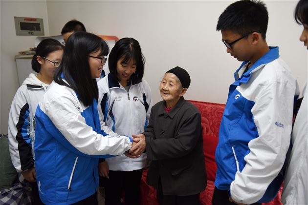 美味情缘聚温情，志愿服务暖人心——记棠外青年志愿者服务行动