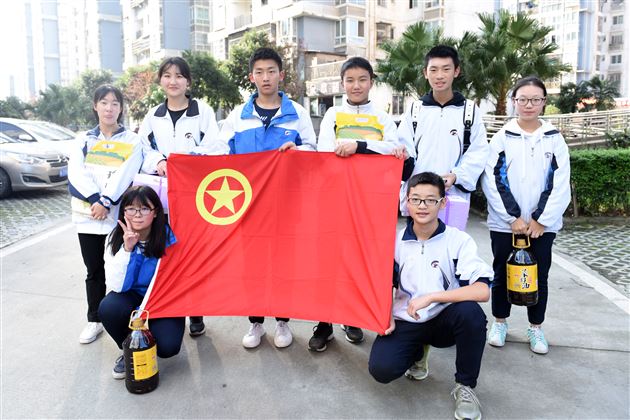 美味情缘聚温情，志愿服务暖人心——记棠外青年志愿者服务行动