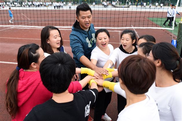 快乐健体齐上阵，教工运动促和谐——记棠外教职工球类运动会