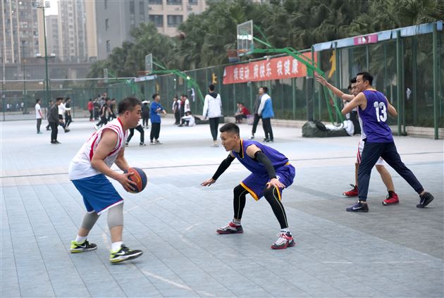 快乐健体齐上阵，教工运动促和谐——记棠外教职工球类运动会