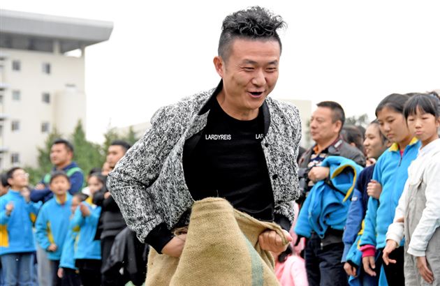 棠外附小成功举行第十四届集体项目趣味运动会