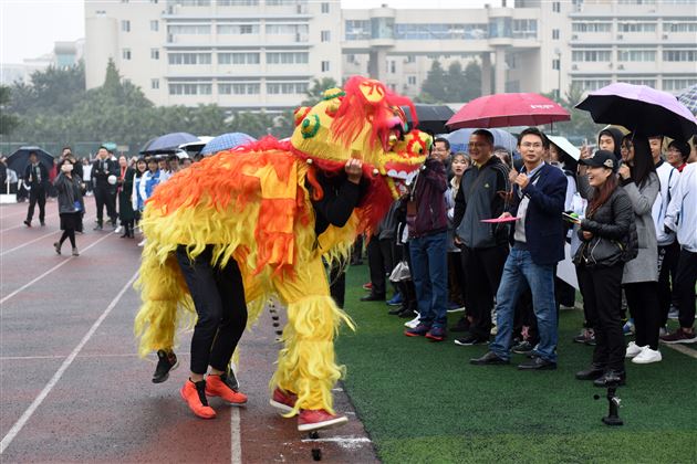 以体育的名义 晒风采 展文化 享快乐 促和谐——记棠外高中部第四届集体项目趣味运动会