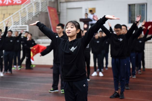 以体育的名义 晒风采 展文化 享快乐 促和谐——记棠外高中部第四届集体项目趣味运动会