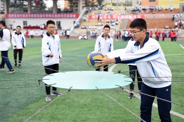 以体育的名义 晒风采 展文化 享快乐 促和谐——记棠外高中部第四届集体项目趣味运动会
