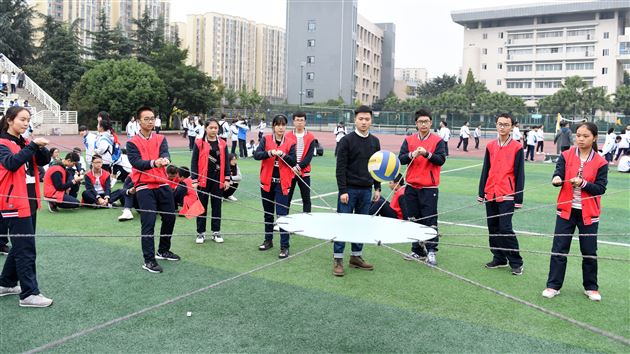 以体育的名义 晒风采 展文化 享快乐 促和谐——记棠外高中部第四届集体项目趣味运动会