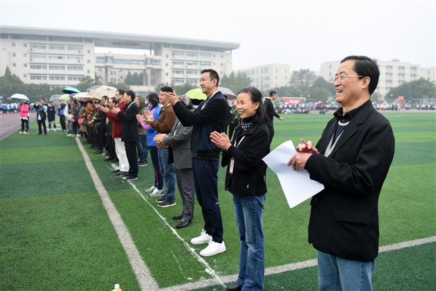 以体育的名义 晒风采 展文化 享快乐 促和谐——记棠外高中部第四届集体项目趣味运动会