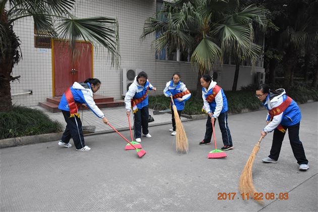 勇于担当 乐于奉献——记棠外初2017级6班校内社会实践活动