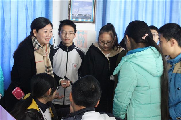 加强交流扩大共识 促进教师专业发展——棠外初中政治组初三年级吉白老师为联合教研活动献课