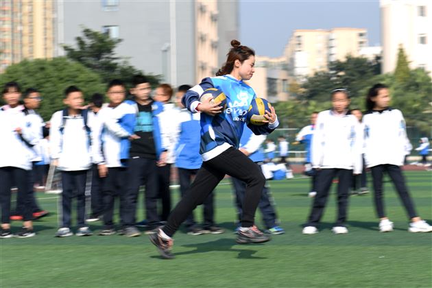 体育与艺术的完美结合 青春与活力的生动诠释——棠外初中部举行第四届冬季集体项目运动会