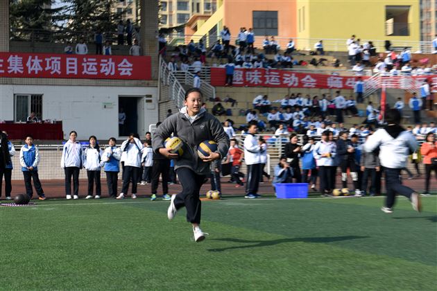 体育与艺术的完美结合 青春与活力的生动诠释——棠外初中部举行第四届冬季集体项目运动会