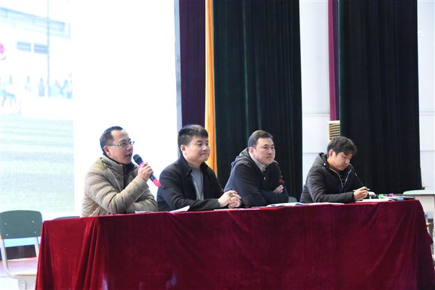 叱咤风云示球风 唇枪舌战展辩才——棠外初中部举行足球班家长会暨足球班辩论赛