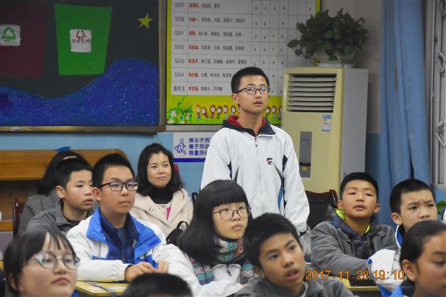 怀着感恩的心，让世界充满爱——棠外初中部开展“家长进课堂”第三期活动