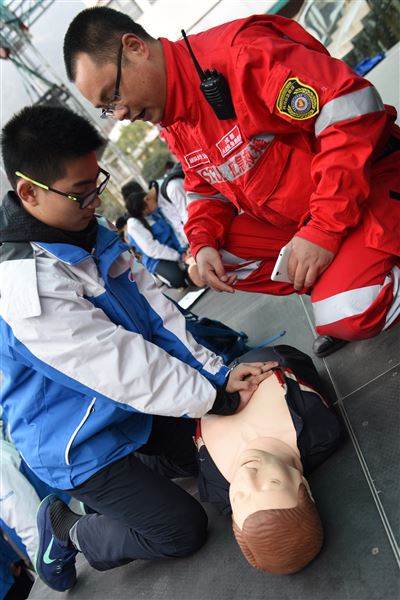 感受地震 珍爱生命——记初2016级师生汶川映秀之行社会实践活动