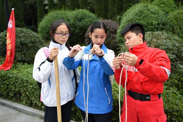 感受地震 珍爱生命——记初2016级师生汶川映秀之行社会实践活动