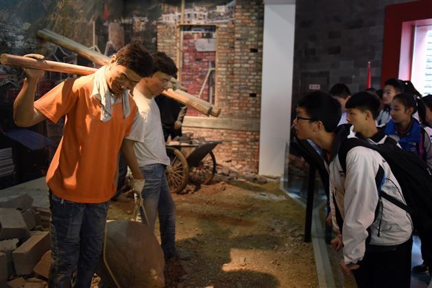 感受地震 珍爱生命——记初2016级师生汶川映秀之行社会实践活动