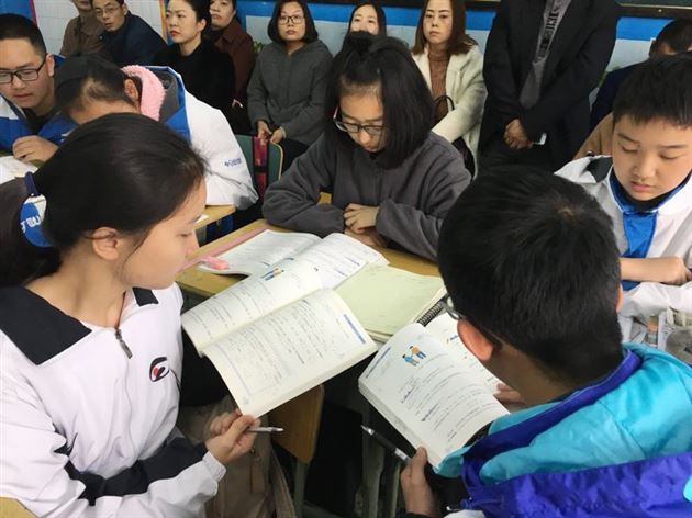 走进课堂当“学生” 家校携手助成长——记初2016级课堂教学改革第二次推进活动