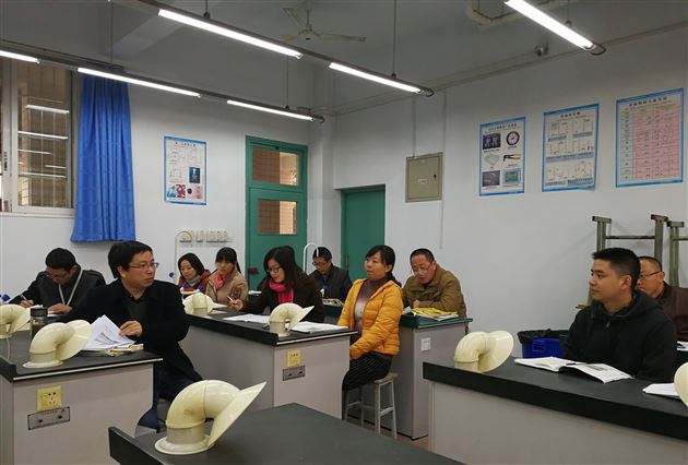 示范引领，加强交流，助推高效课堂——棠外高中化学组李育芹老师为全组老师献课