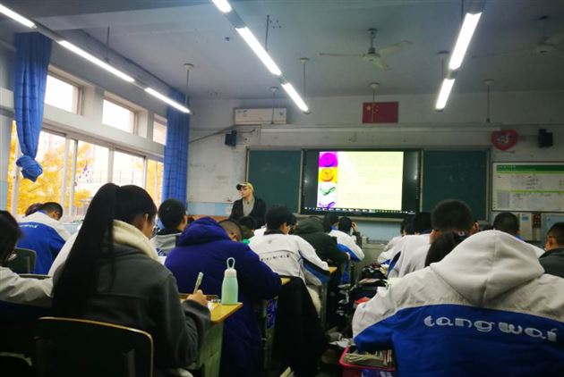 品文字，析文章，教学相长——记高中语文教研组研讨课