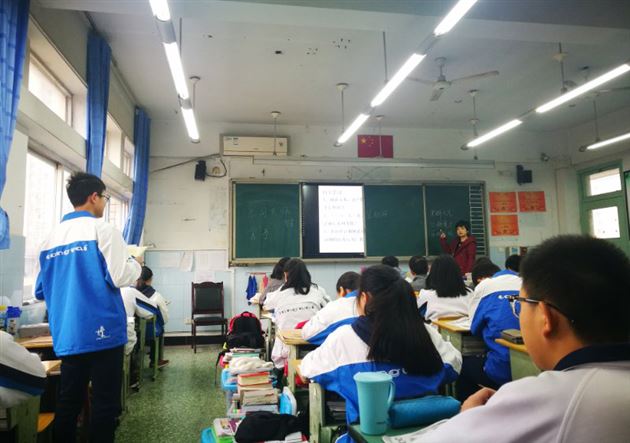 品文字，析文章，教学相长——记高中语文教研组研讨课