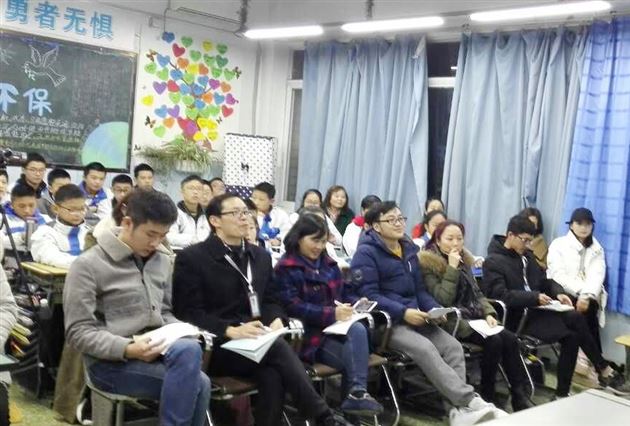 闻诗而动，吟儒风雅韵，诵诗意青春——记棠外初2017级2班诗歌朗诵比赛