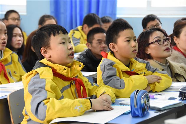 和孩子一起成长——记棠外附小家长开放日活动