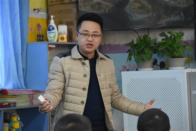 和孩子一起成长——记棠外附小家长开放日活动