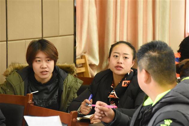 先谋后动 运筹帷幄推课改 走出请进 不拘一格强师培——棠外邀请成都市教科院体育教研员张晓虹老师为全校体育教师开展专题培训