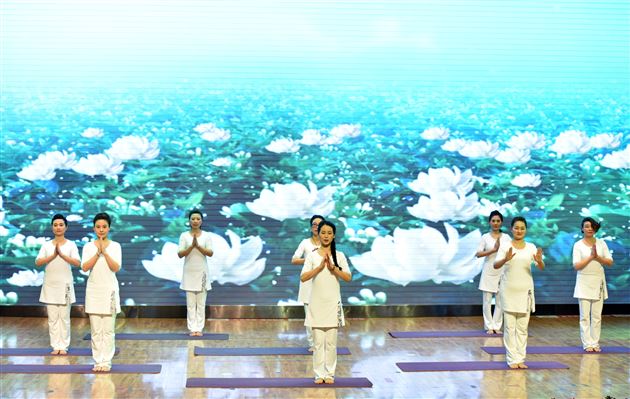 天地五九凛冽风  棠外新春喜意浓——棠外隆重举行2018年教职工迎新春联欢会