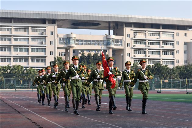 又是一年春光好 正当扬帆起新程——棠外举行2017-2018学年度下期开学典礼暨第108个国际劳动妇女节庆祝表彰大会