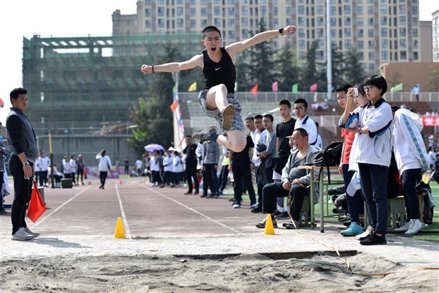 塑文化之魂，强体魄之本，展青春之采，育栋梁之才——棠外高中部第十五届田径运动会盛大举行