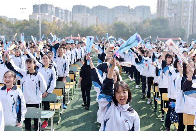 激扬学子意气  奏响青春乐章——棠外举行初2015级中考冲刺誓师大会