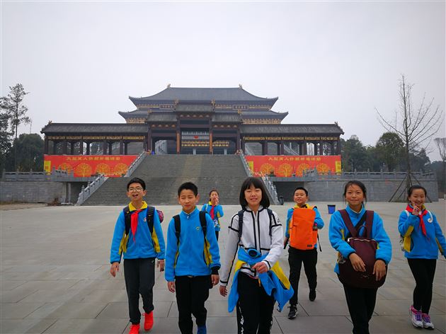 “花漾”之旅——记棠外附小六年级社会实践活动