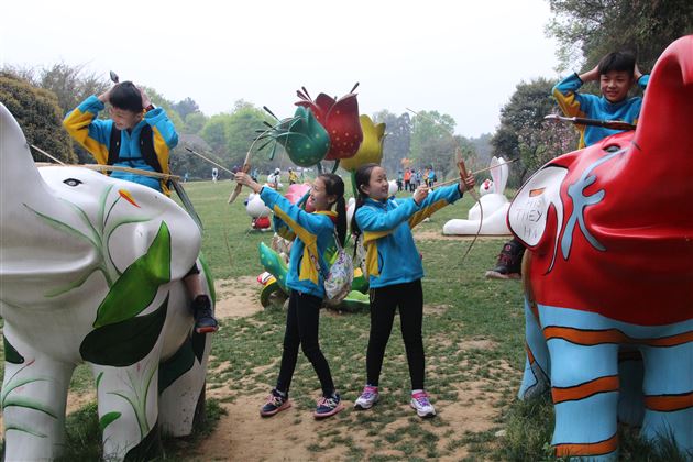 “花漾”之旅——记棠外附小六年级社会实践活动