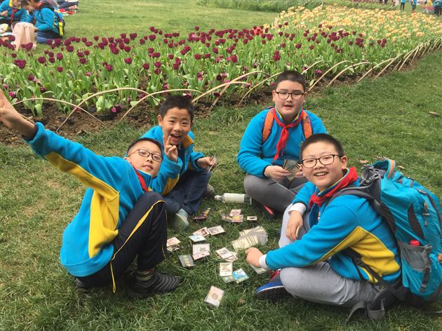 “花漾”之旅——记棠外附小六年级社会实践活动