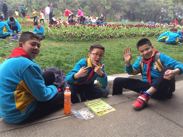 “花漾”之旅——记棠外附小六年级社会实践活动